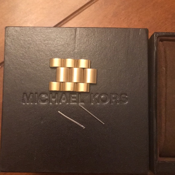 Michael Kors Watch - Picture 4 of 4